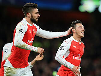 WATCH: Ozil and Sanchez on tar...